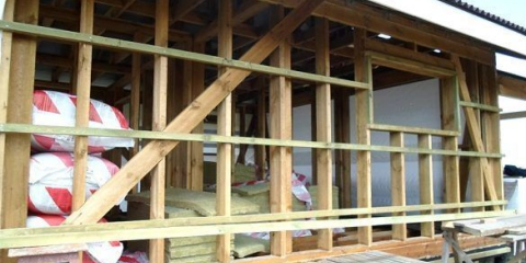 Skandinávské motivy prováděné řemeslníky portálu - fasáda hrany